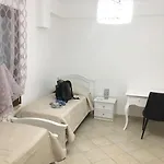 Modern In With Air Conditioning Apartment