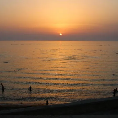 Modern In With Air Conditioning *