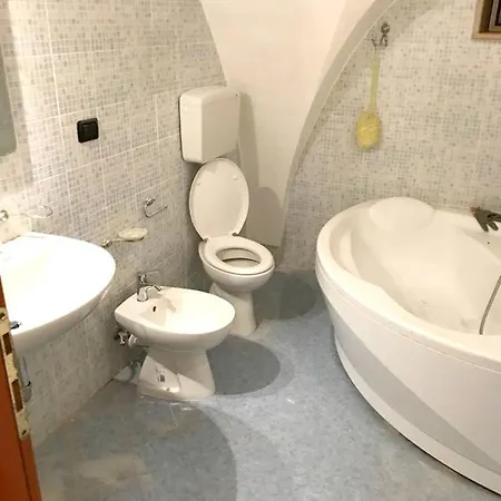 דירה Modern In With Air Conditioning גאליפולי