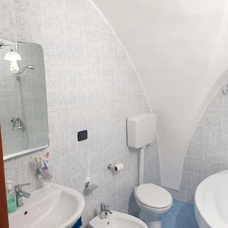Modern In With Air Conditioning *